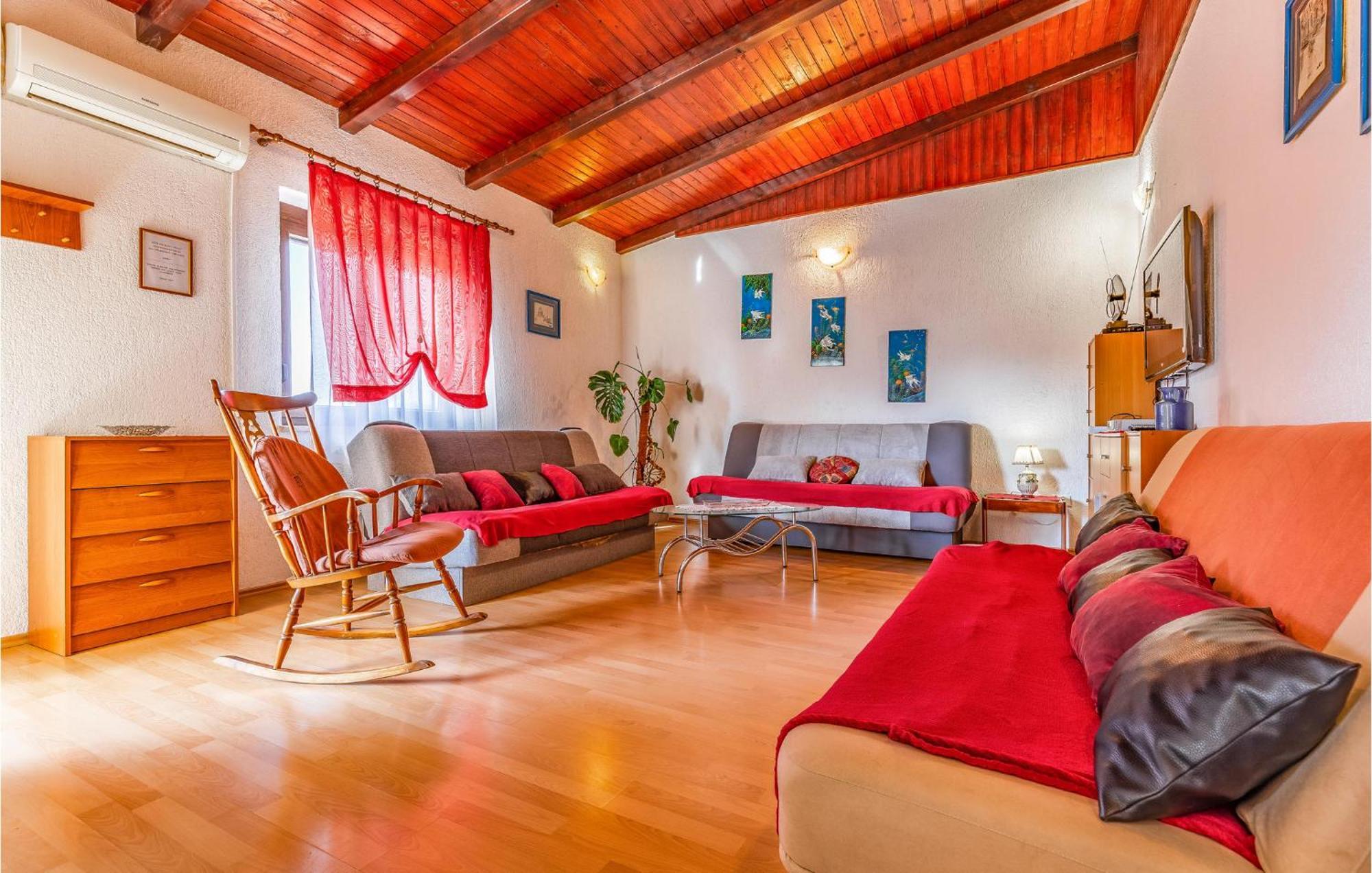 Gorgeous Apartment In Pula With Kitchen Exteriör bild