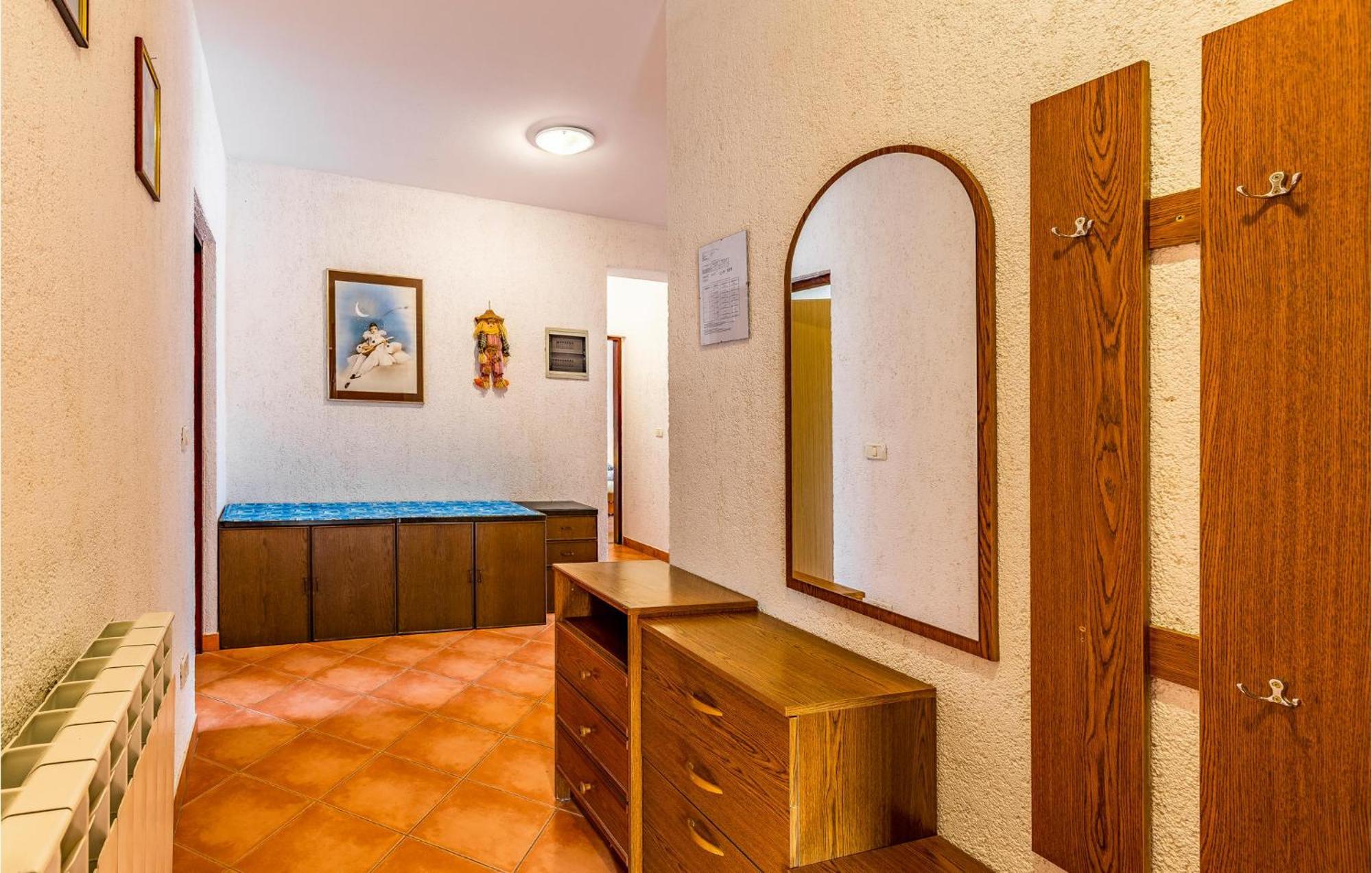 Gorgeous Apartment In Pula With Kitchen Exteriör bild