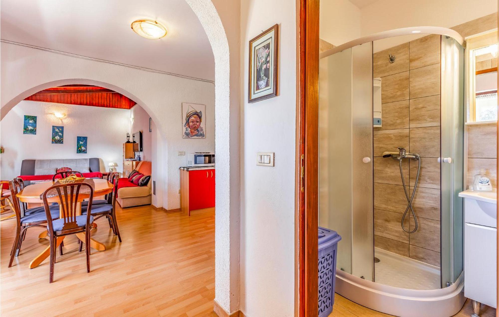 Gorgeous Apartment In Pula With Kitchen Exteriör bild